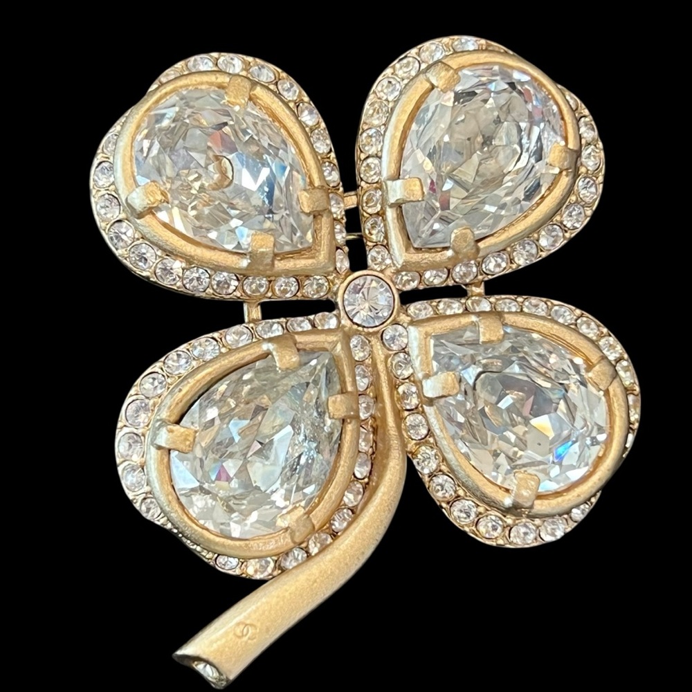 CHANEL Gold and Silver Rhinestone Clover Brooch - Picture 11 of 11